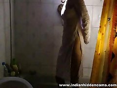 indian girl meenal sood homemade self recorded shower exposing herself off